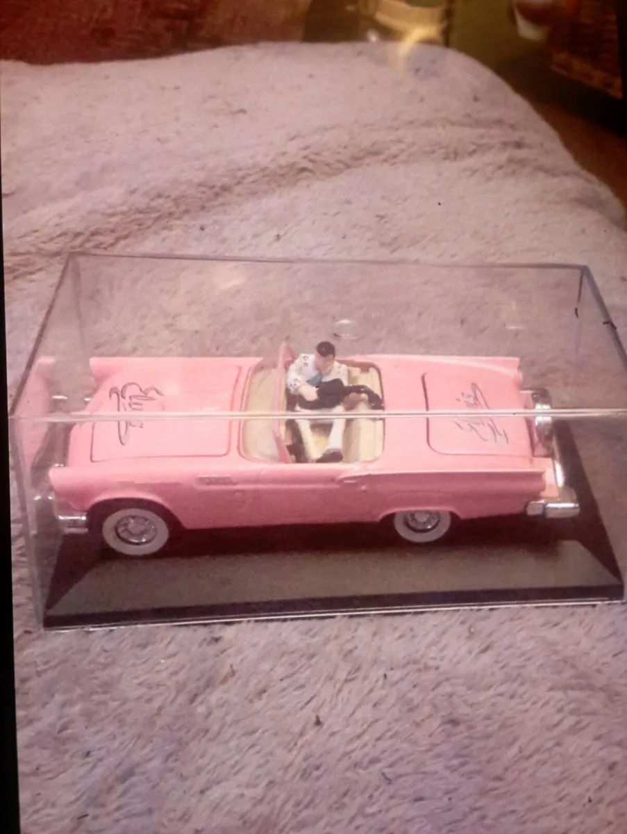CORGI 1-43 SCALE DIE-CAST ELVIS FORD THUNDERBIRD - Image 1