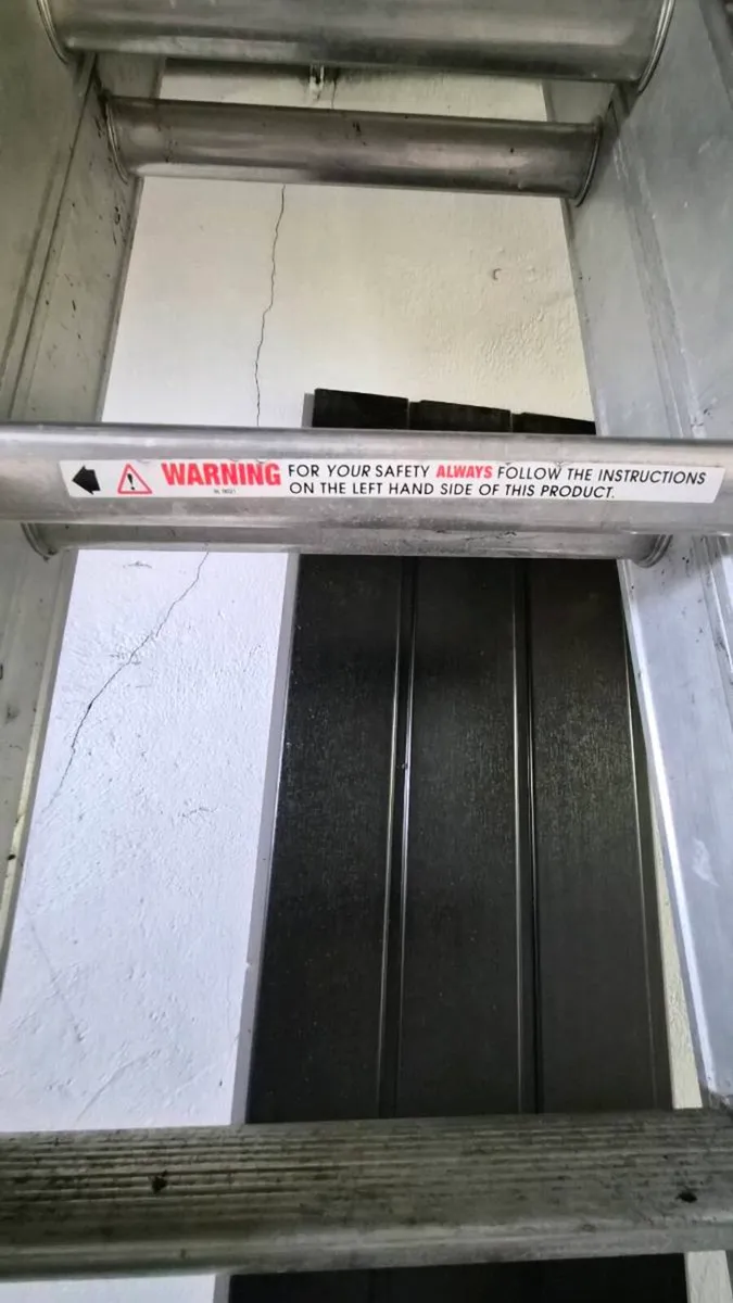 Extending ladder - Image 2