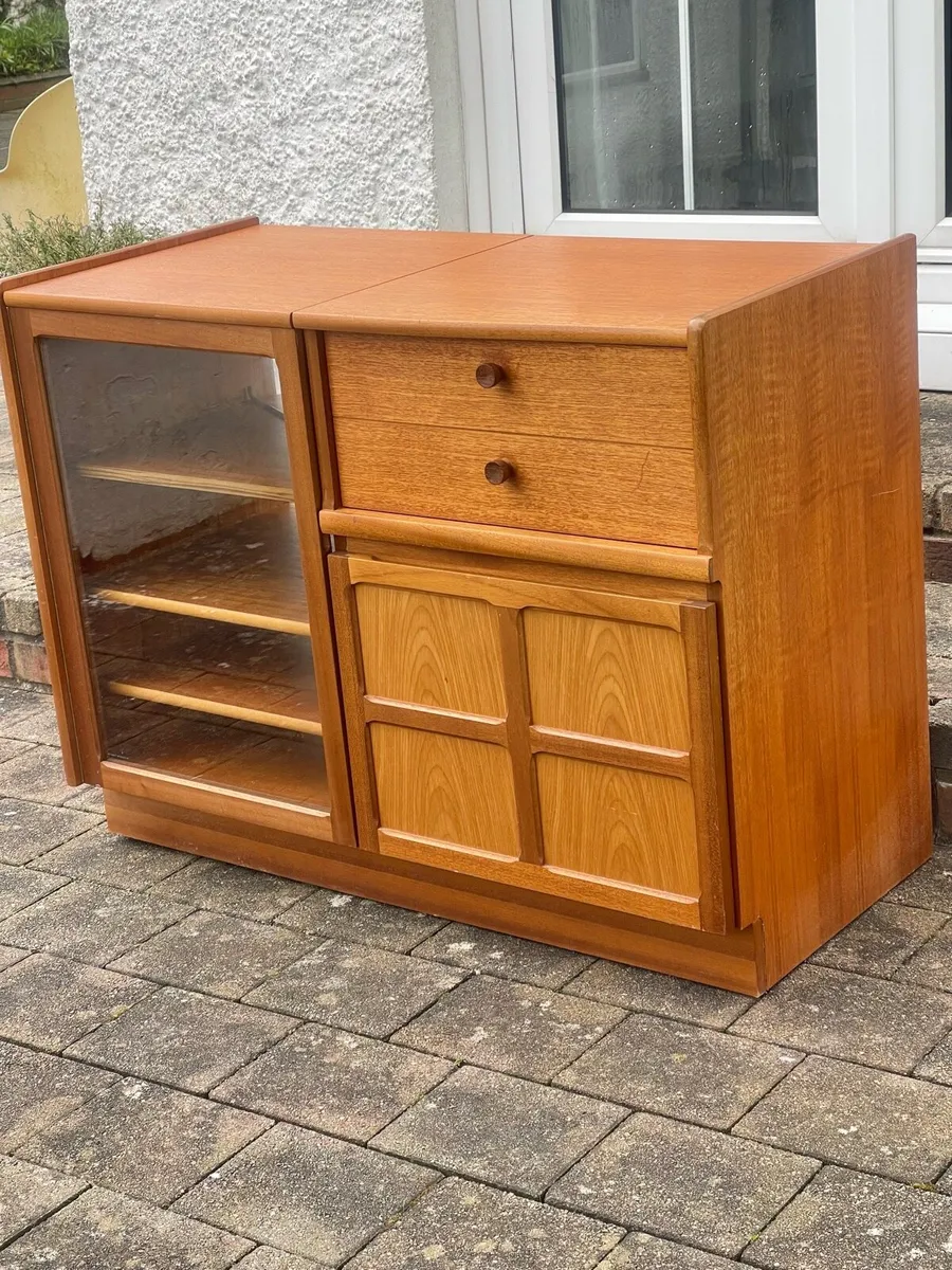 Mid century media chest - Image 2
