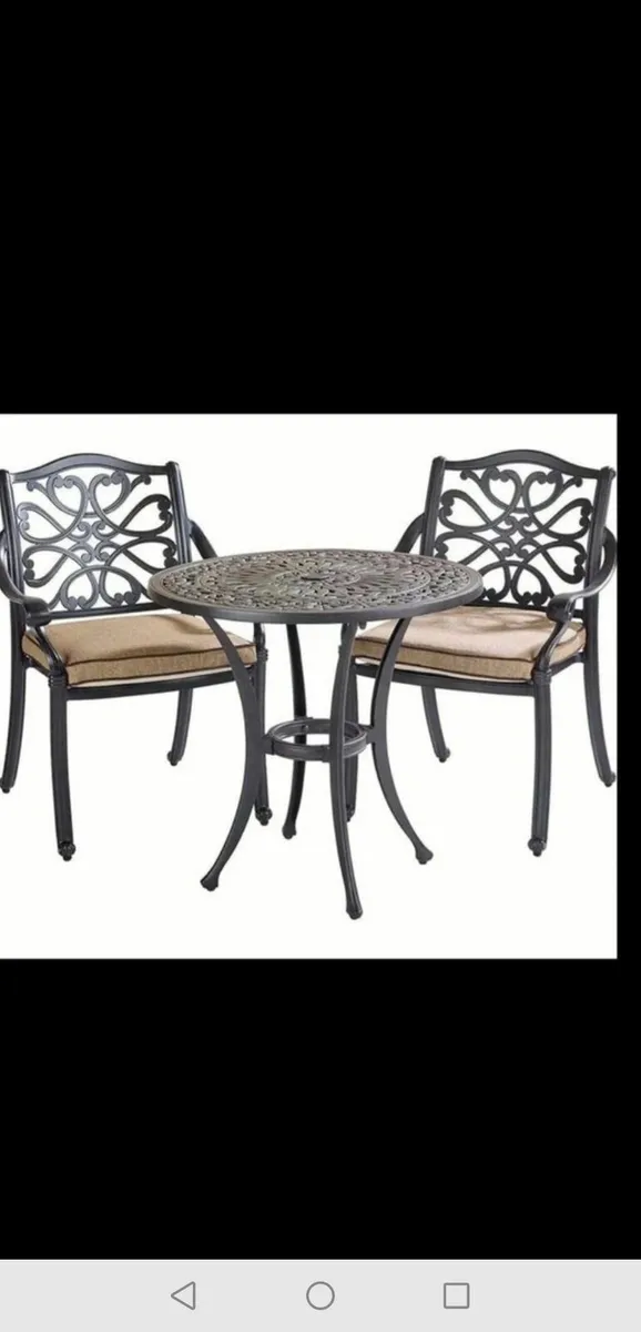 *CLEARANCE* Brand New Hartman Cast Alum Bistro Set