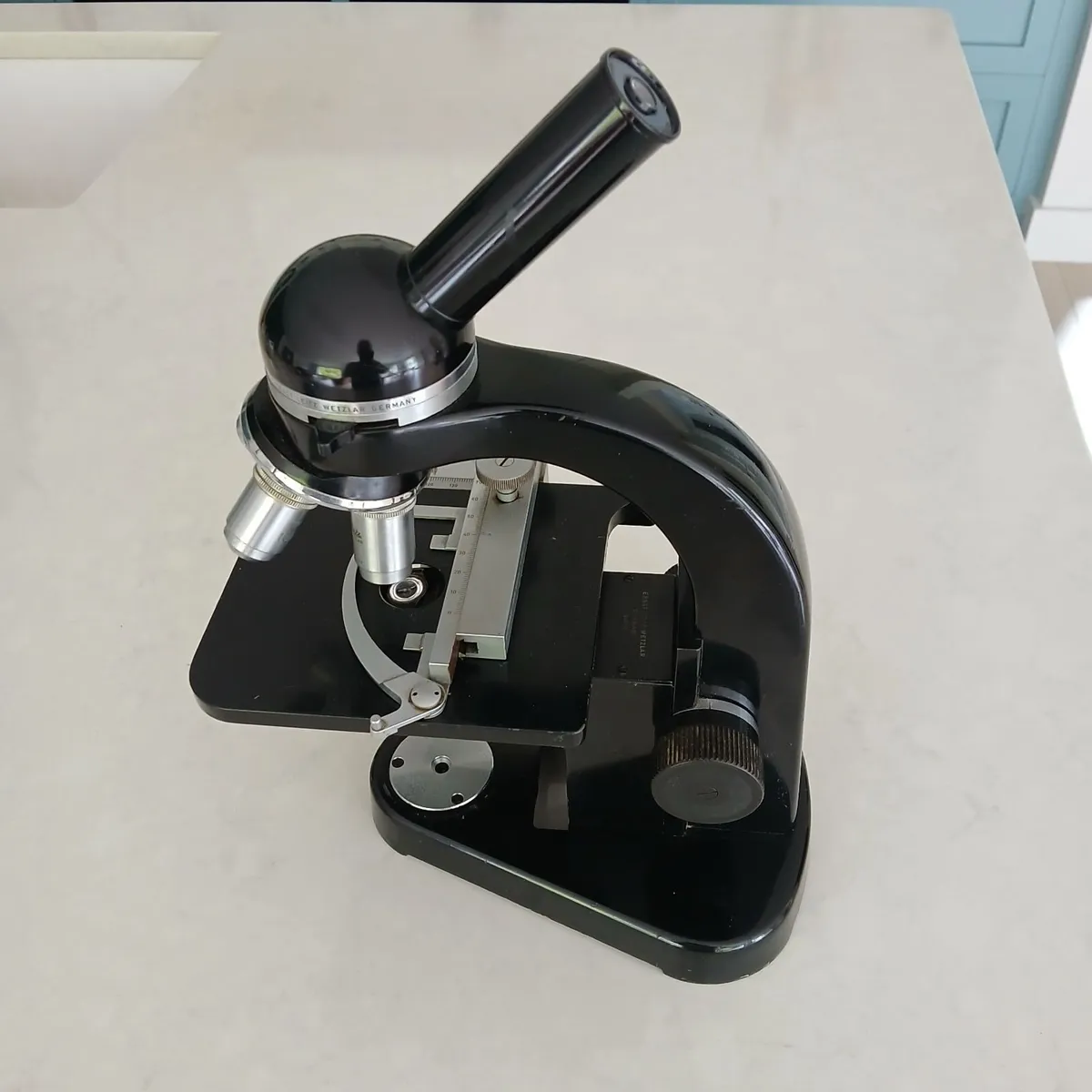 Leitz microscope - Image 1