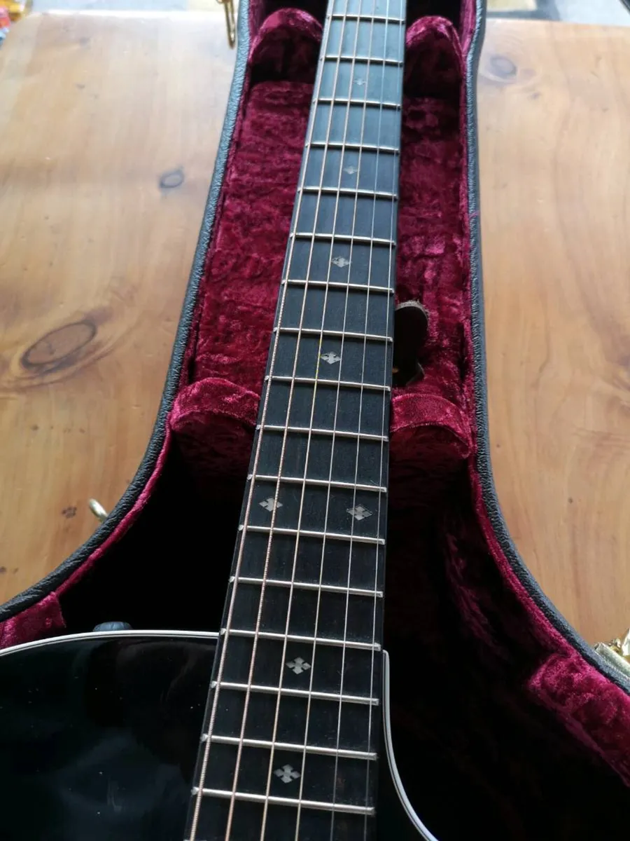 Taylor 214 Deluxe Black - Image 2