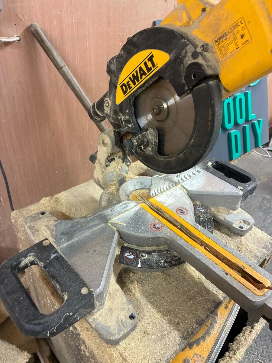 Dewalt chop saw - Image 1