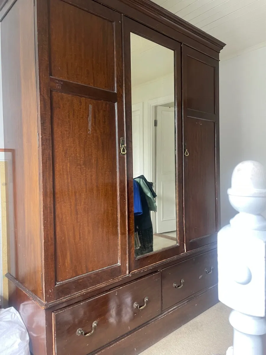 Bedroom furniture - Image 2