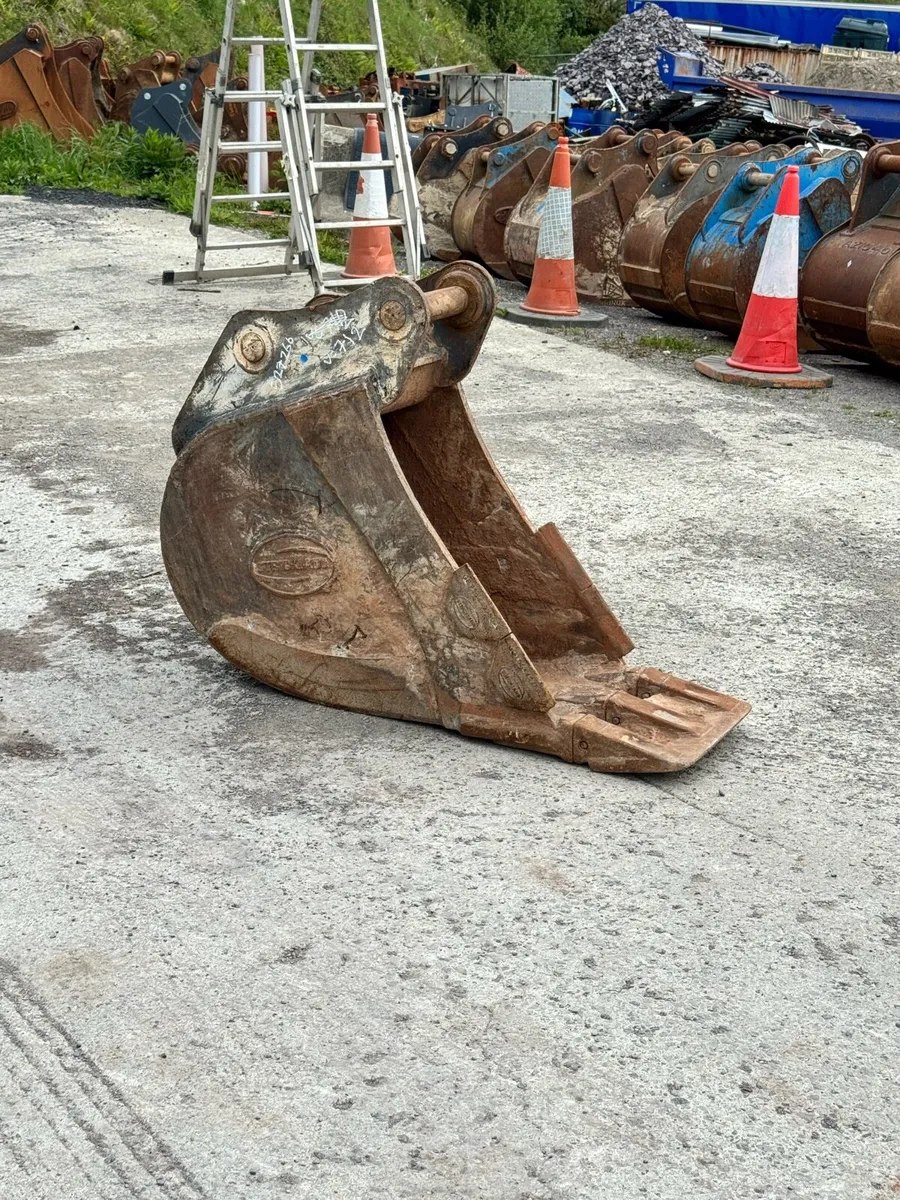 18” Strickland 65mm Buckets Choice of 2 - Image 1