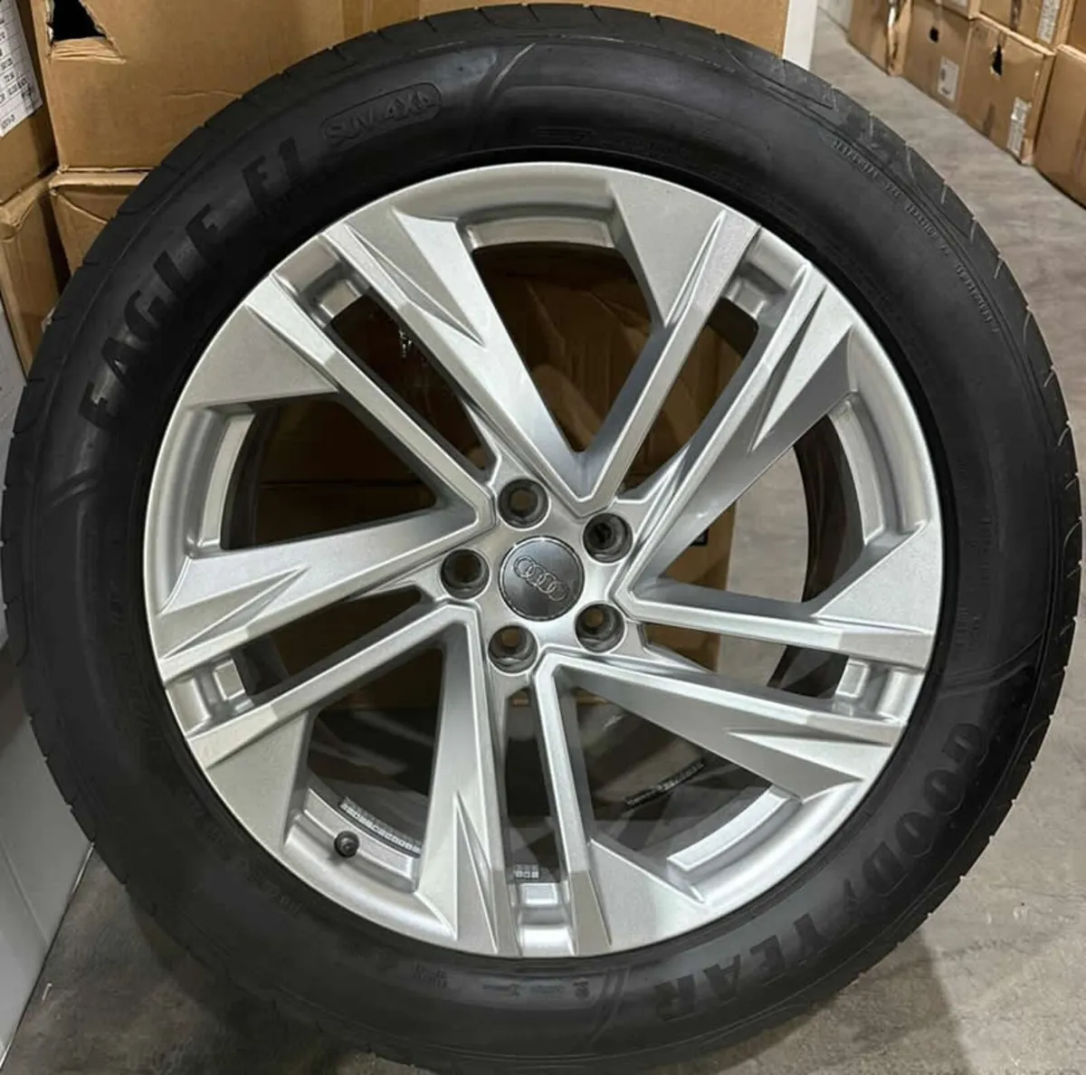 20" GENUINE OEM AUDI Q7 ALLOY WHEELS & TYRES - Image 4