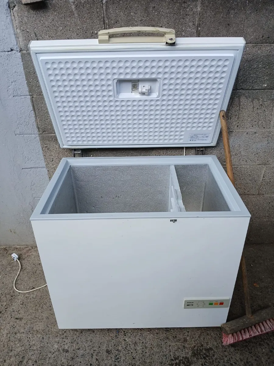 CHEST FREEZER FOR SALE - Image 4