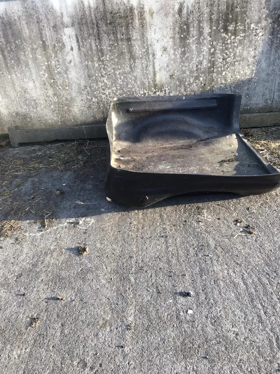 Toyota Land Cruiser insert and diesel pump - Image 3