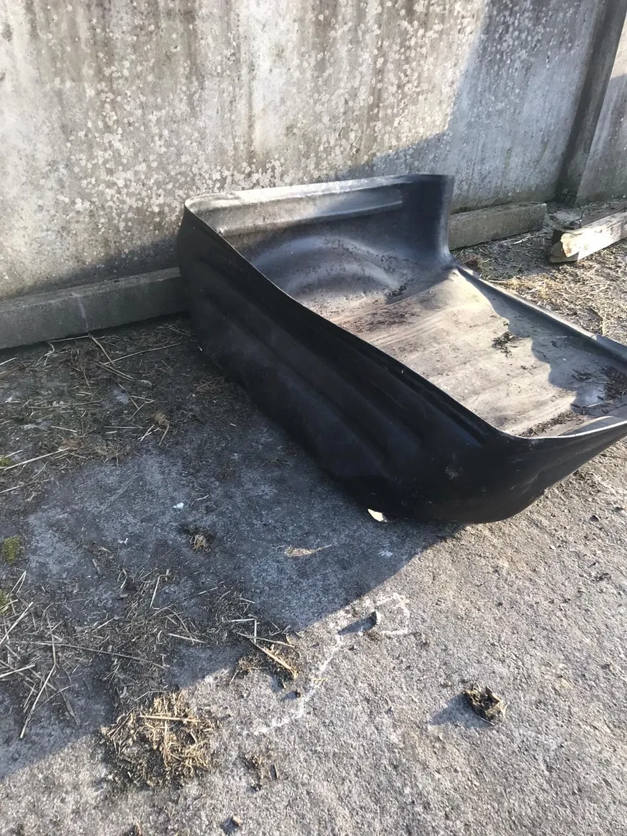 Toyota Land Cruiser insert and diesel pump - Image 1