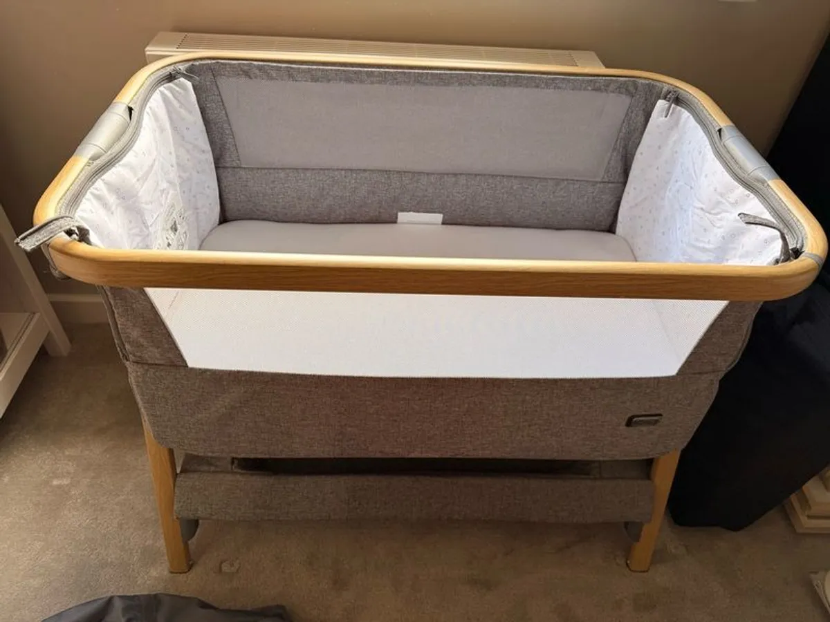 Tutti Bambini CoZee Bedside Crib - Image 3