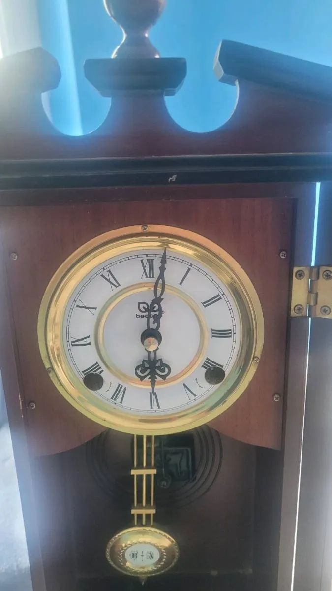 Beacon wall clock - Image 3