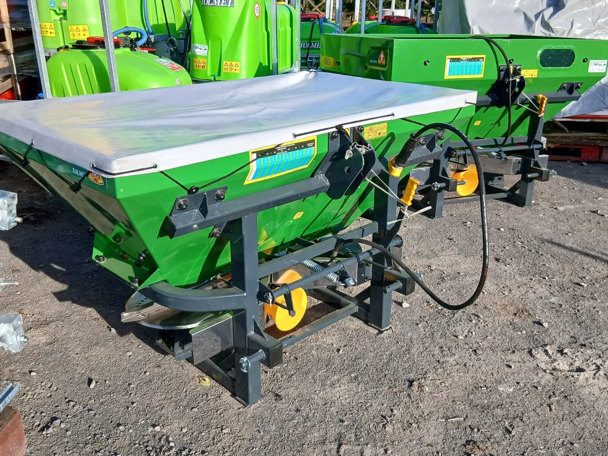 Tolmet fertiliser spreader - Image 3