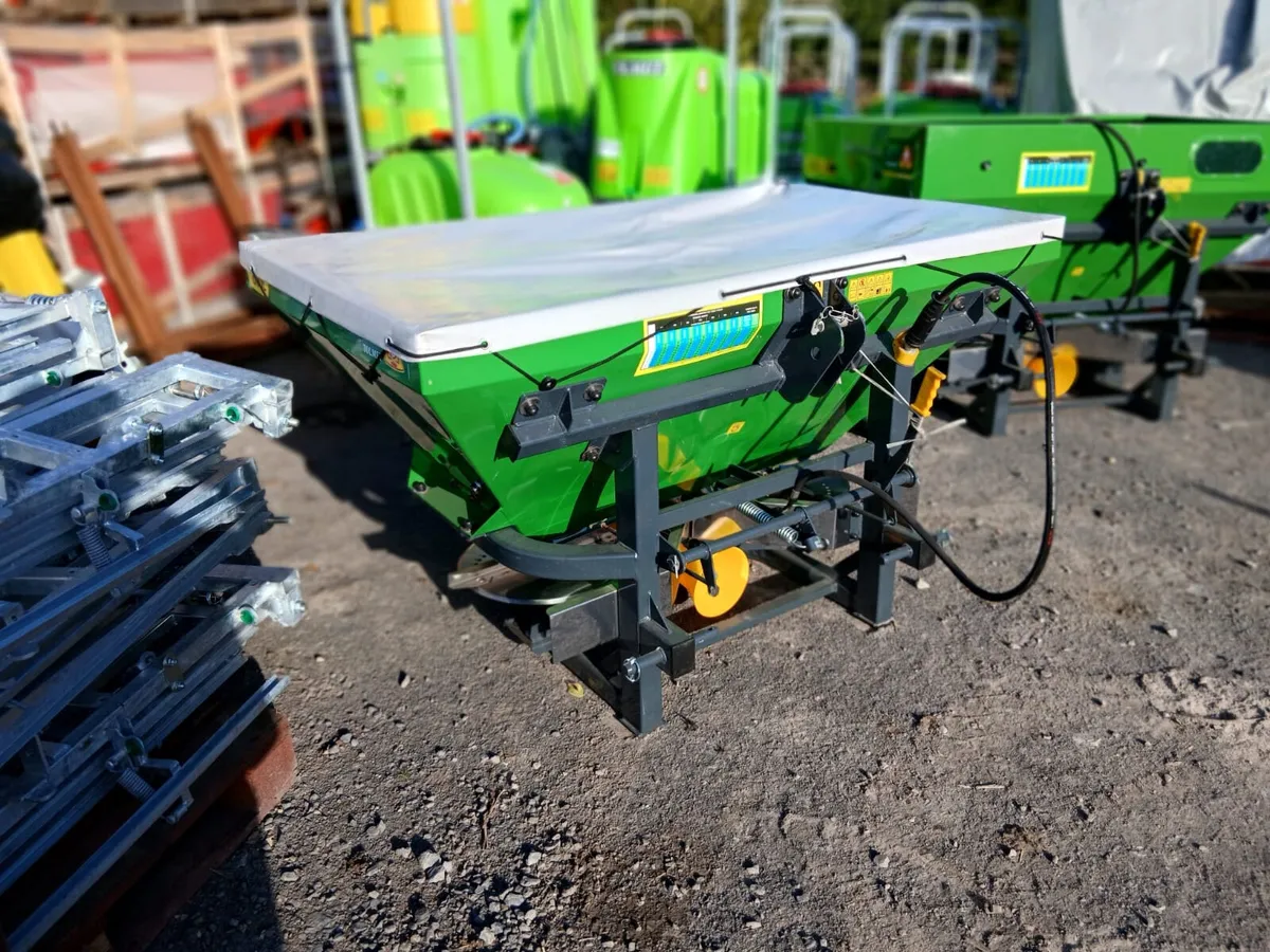 Tolmet fertiliser spreader - Image 4