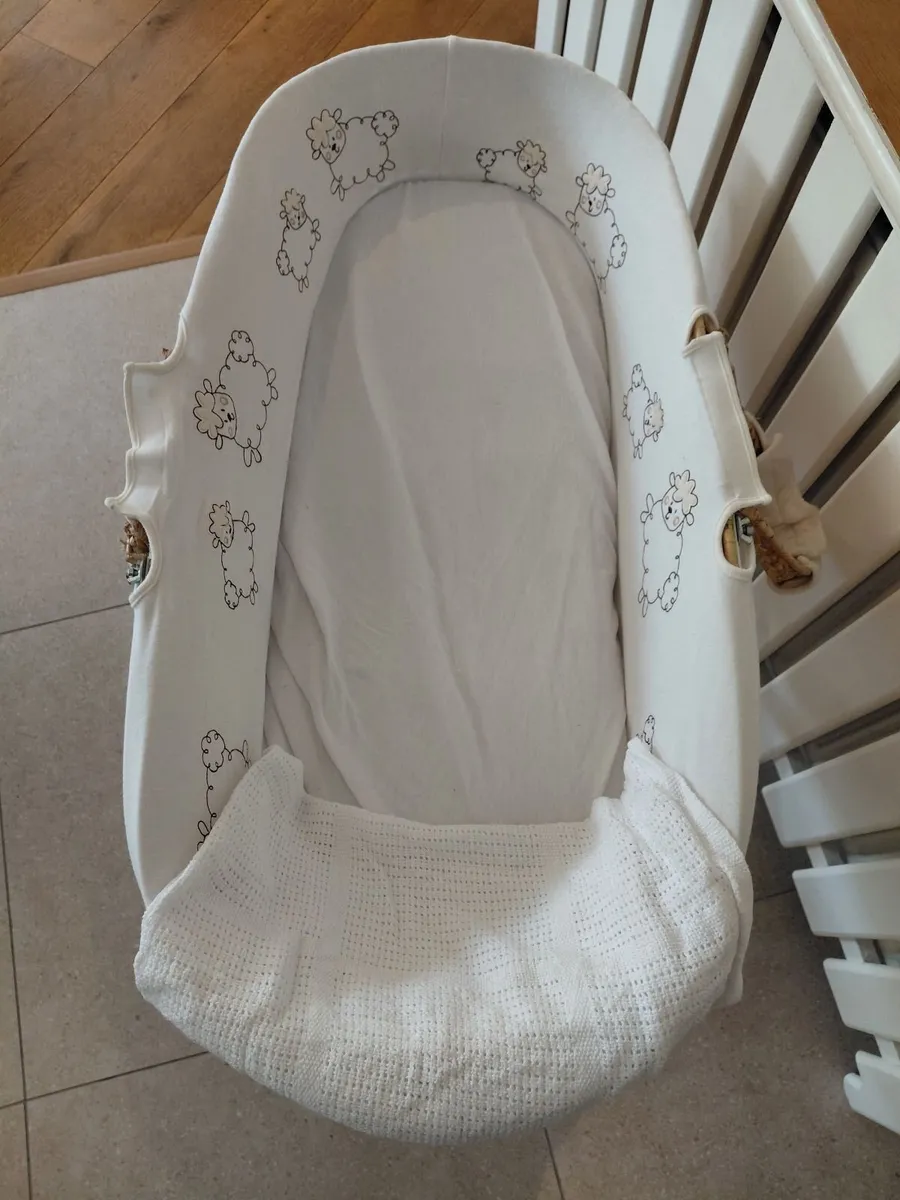 Moses basket and stand - Image 2
