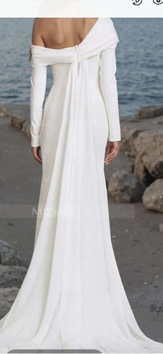 Wedding dress - Image 2