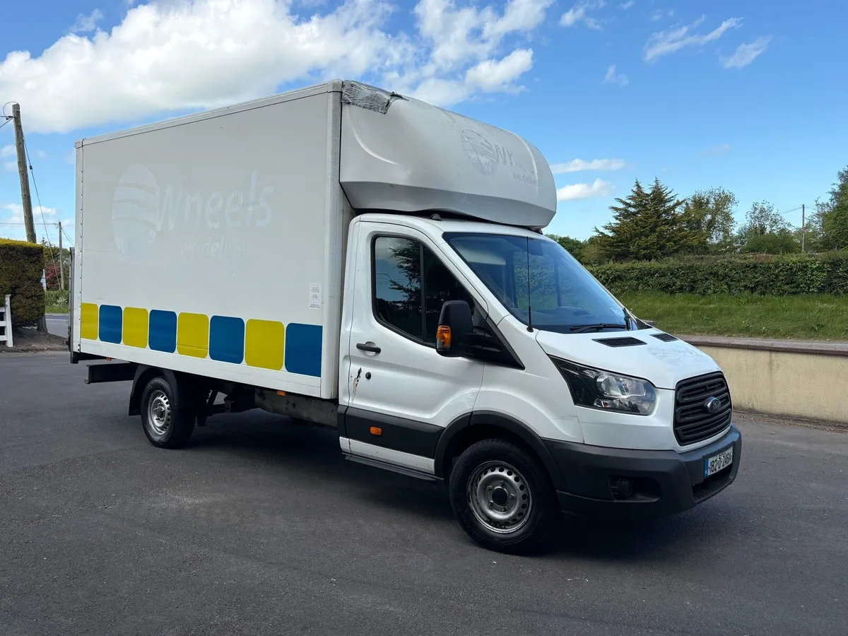 2018 ford Tranist box tail lift tax 10/26 doe5/27 - Image 1
