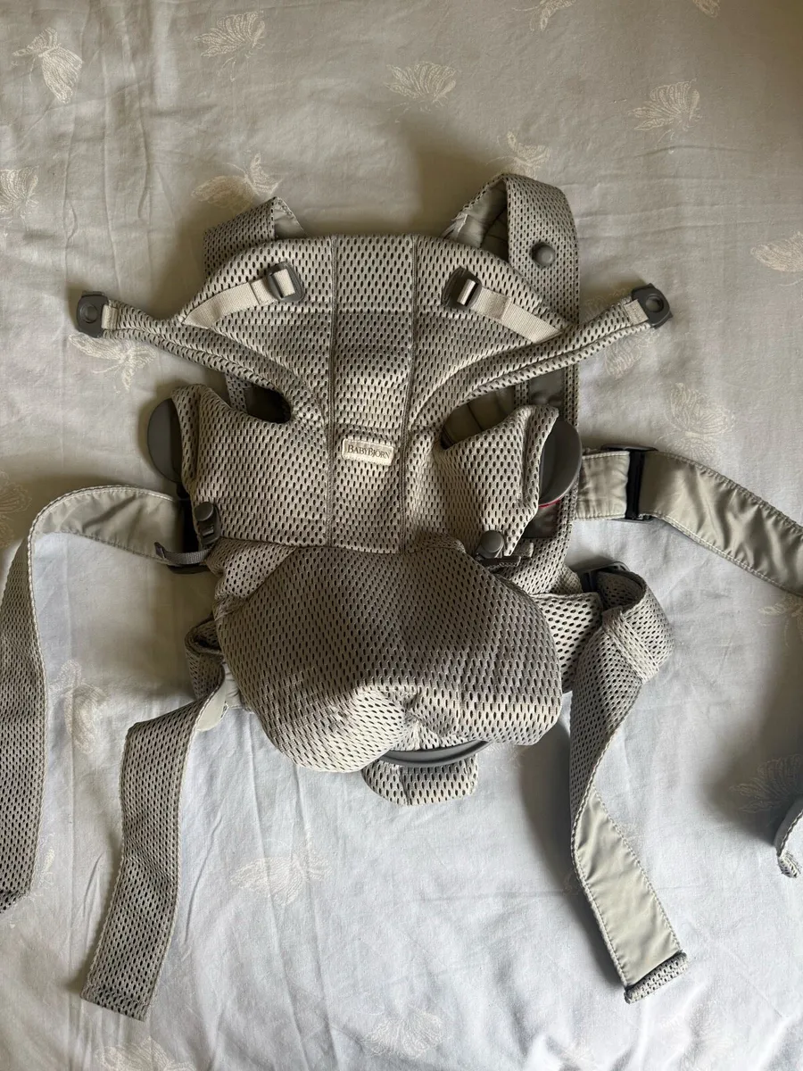 Baby Bjorn baby carrier - Image 1