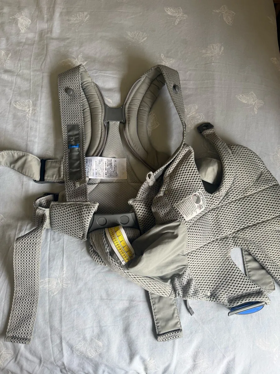 Baby Bjorn baby carrier - Image 3