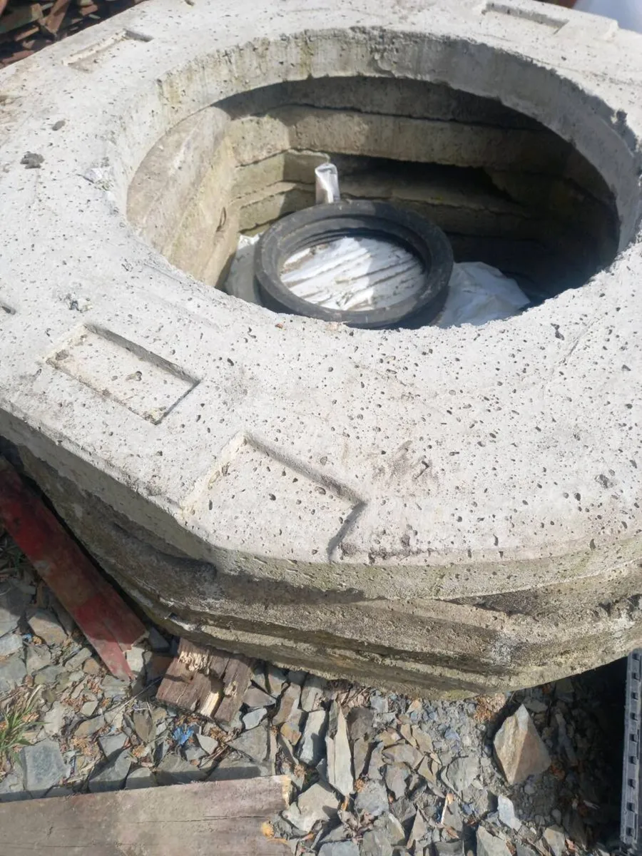Leftover various concrete produce - Image 1