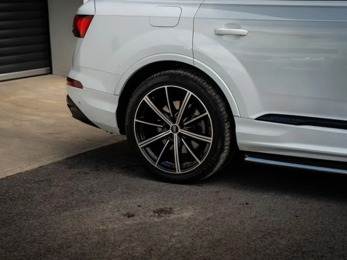 Audi Q7 3.0tdi Black Edition 50 QTR *COMMERCIAL* P - Image 4