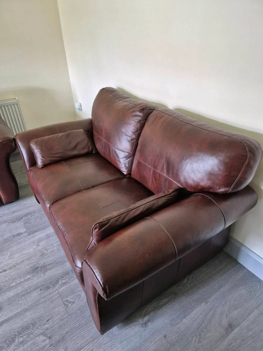 Leather couches - Image 3