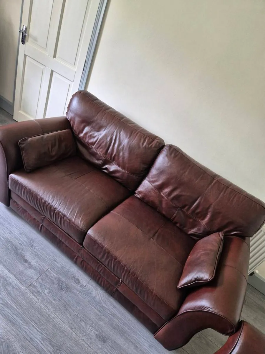 Leather couches - Image 4