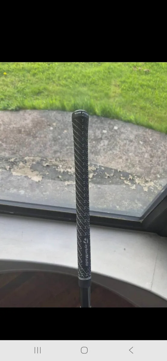 Taylormade qi35 driver 9 degree stiff shaft - Image 4