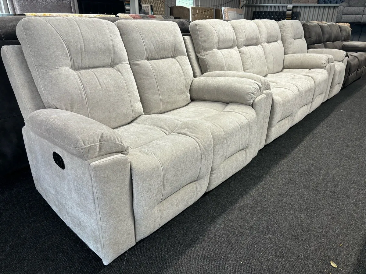 New Beige Hudson Recliners FREE DELIVERY - Image 2