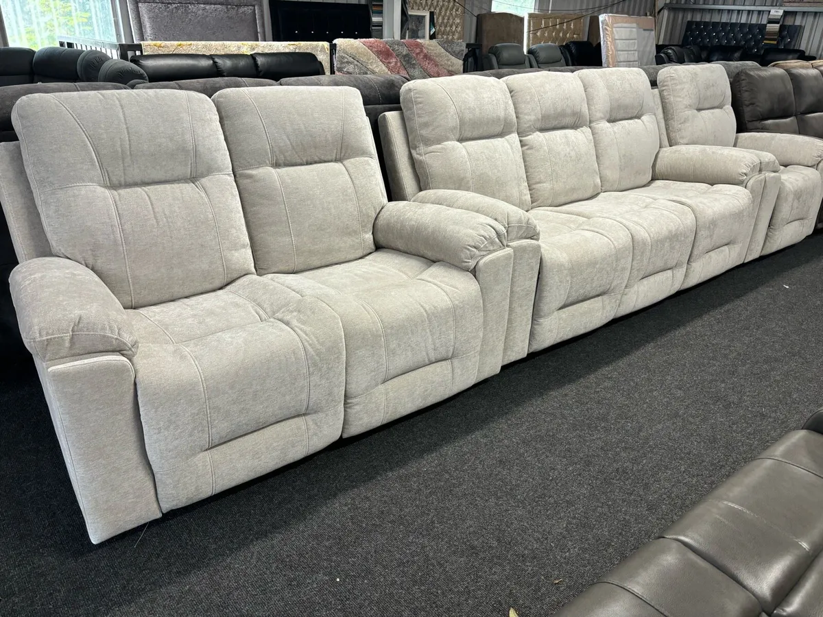 New Beige Hudson Recliners FREE DELIVERY - Image 3