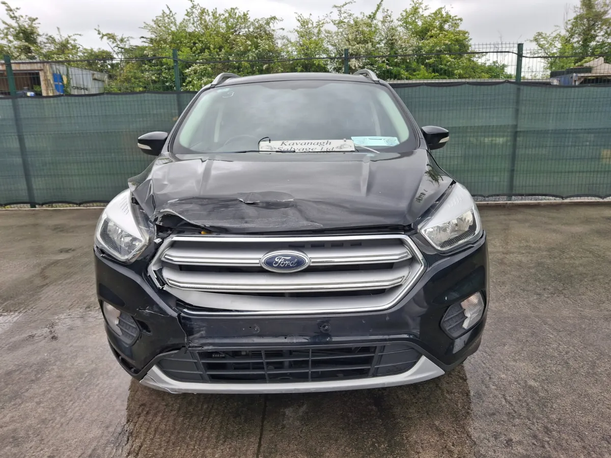 2018 Ford Kuga  Zetec  Very Light Damage - Image 4