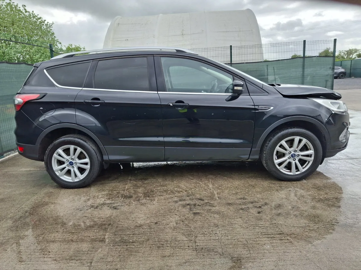 2018 Ford Kuga  Zetec  Very Light Damage - Image 2