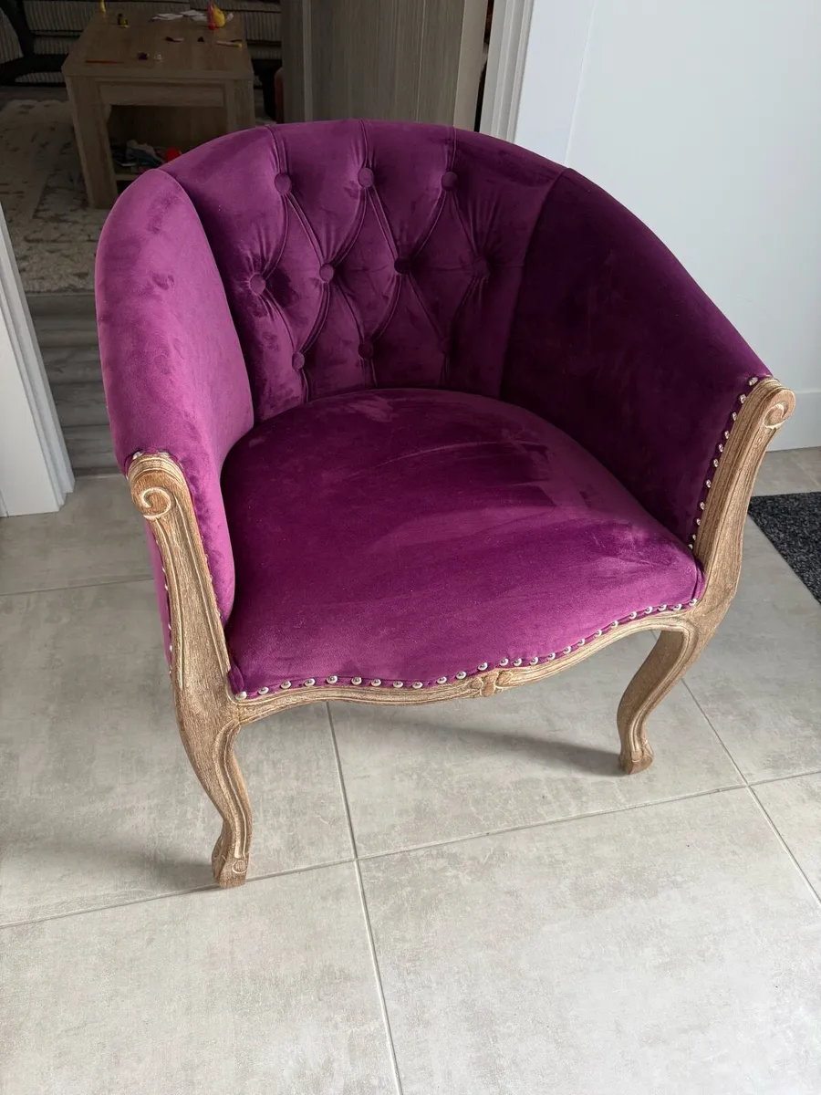 Single bed, Vanity chair - Image 3