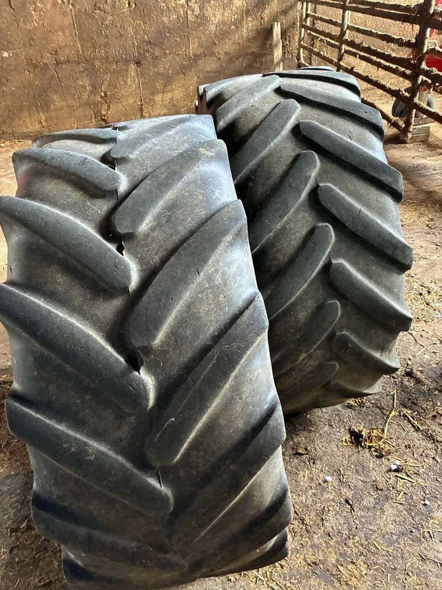 480/65r28 Michelin - Image 1