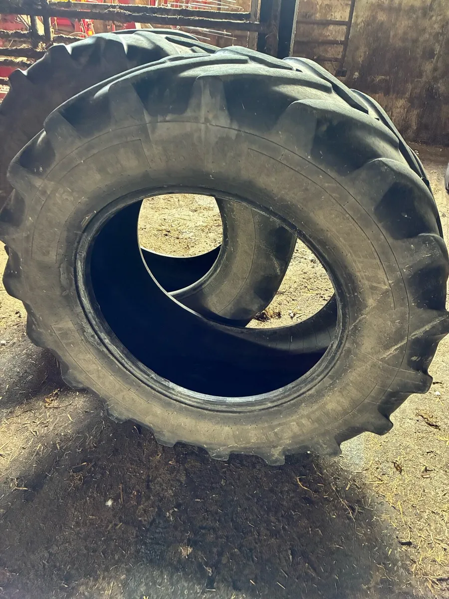 480/65r28 Michelin - Image 2