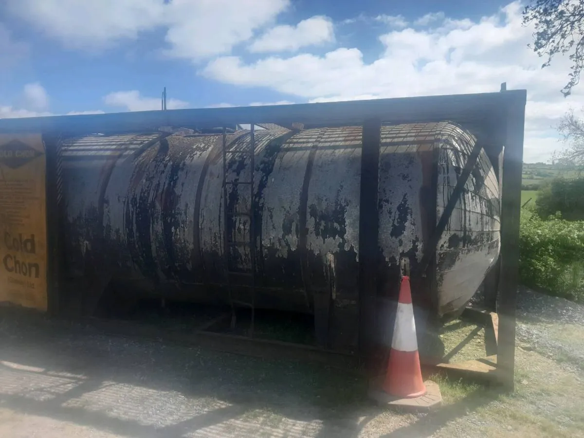 Large steel tanks - Image 3