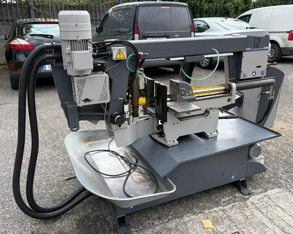 Used Bomar Semi-Auto Bandsaw – Only 6 Months Old - Image 4