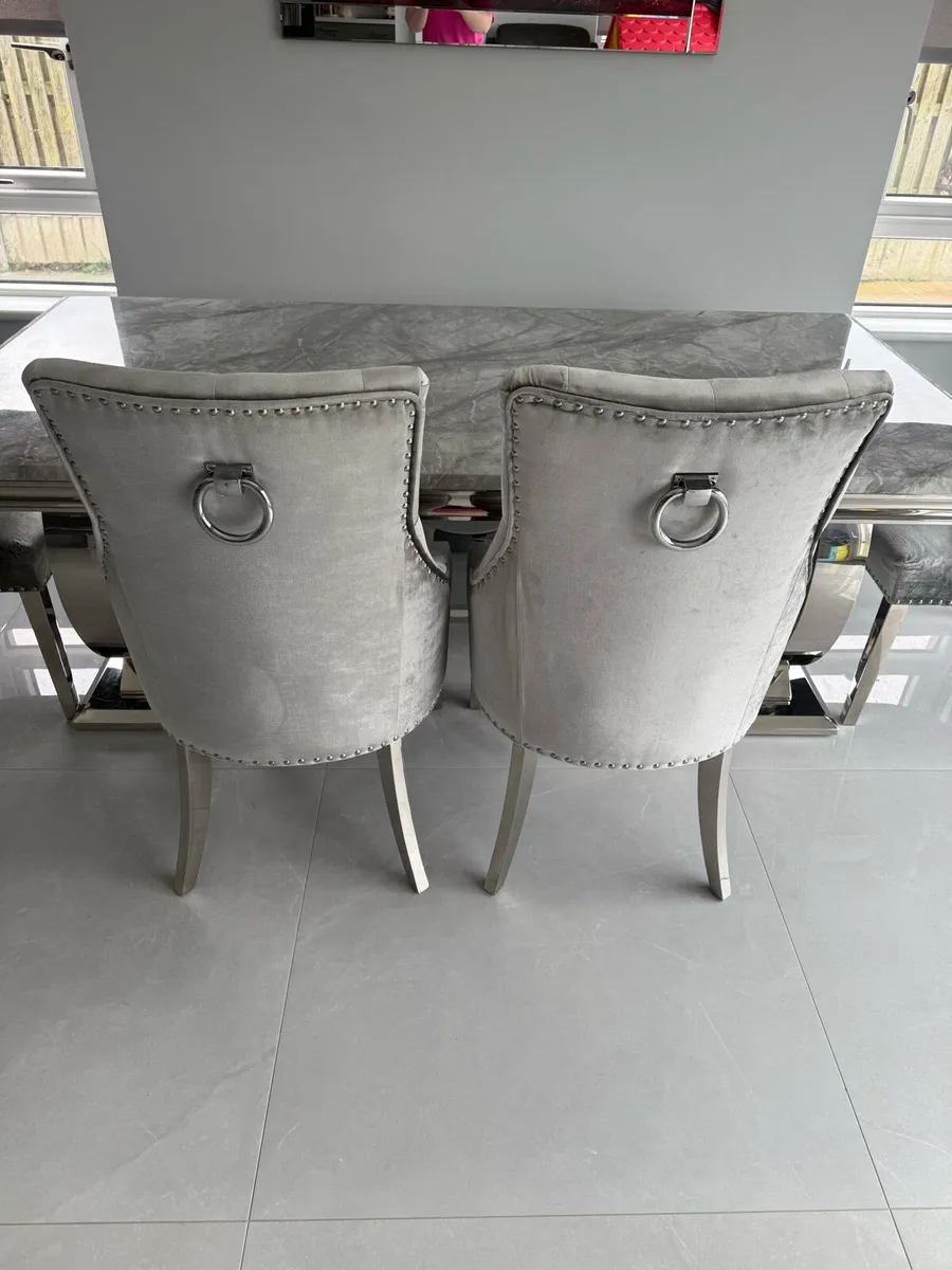 Kitchen table and chairs - Image 3