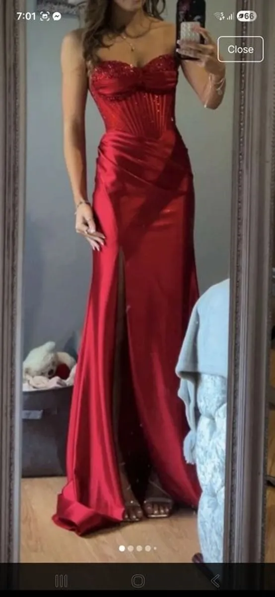 Grad dress - Image 1