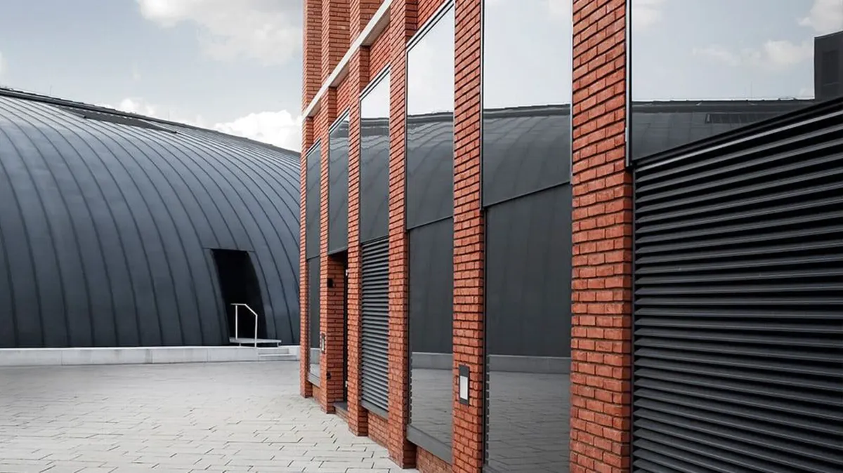 Monsanto Red Brick Tiles With Grey Joint - Image 3