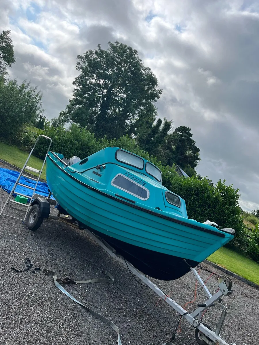 Fishing boat - Image 2
