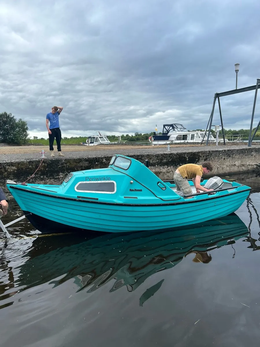 Fishing boat - Image 4