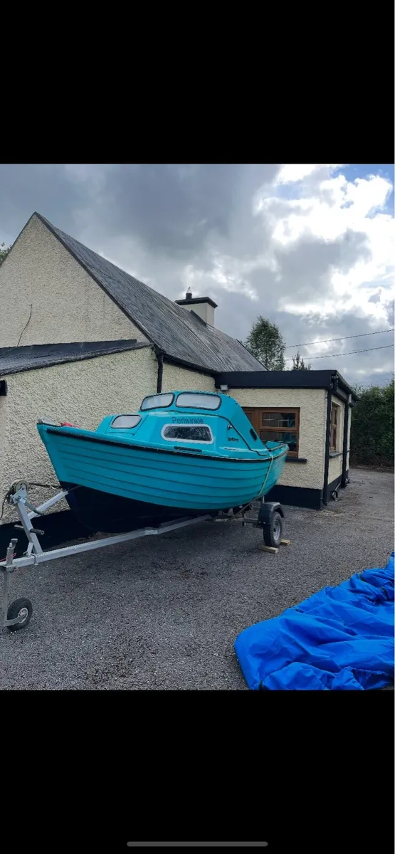 Fishing boat - Image 3