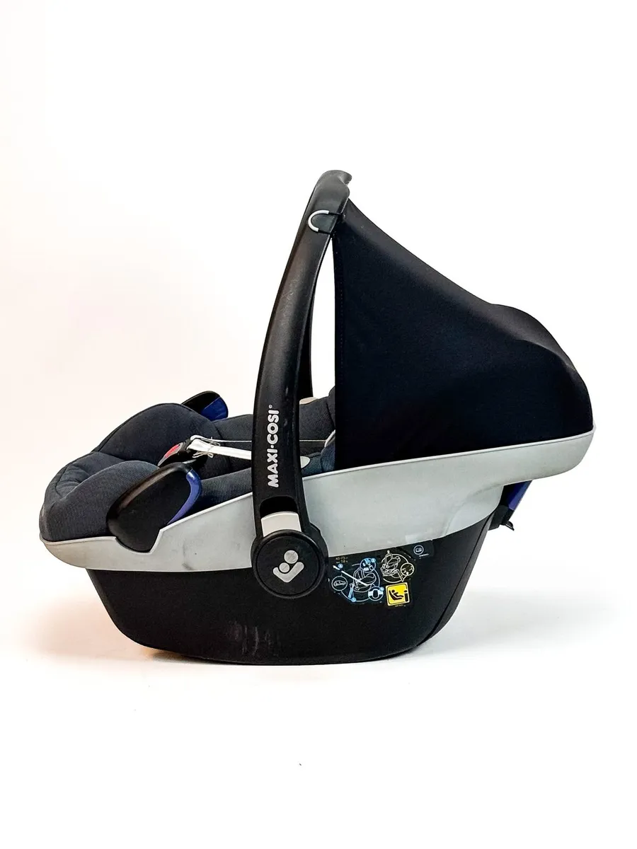 Maxi cosi 2wayfix with maxi cosi car seat - Image 4