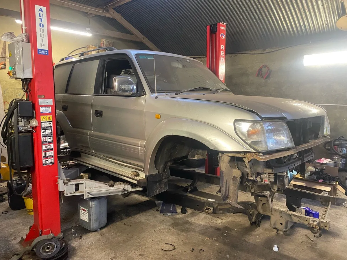 Toyota landcruisers breaking - Image 4