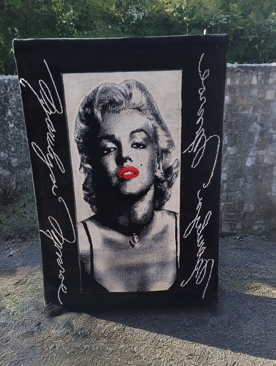 Large Marilyn Monroe rug - Image 1