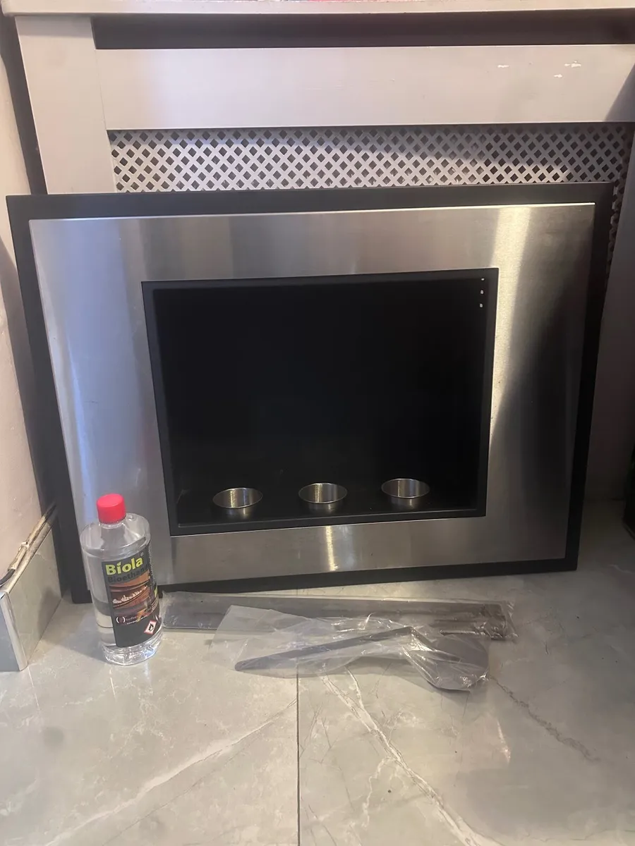 Outdoor wall mounted fireplace - Image 2