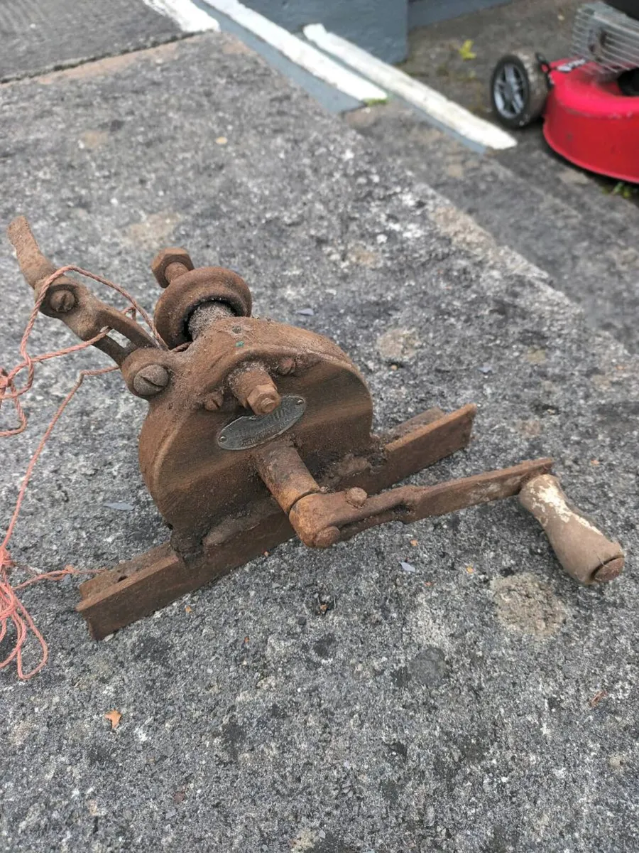 Champion Company Tool - Image 1