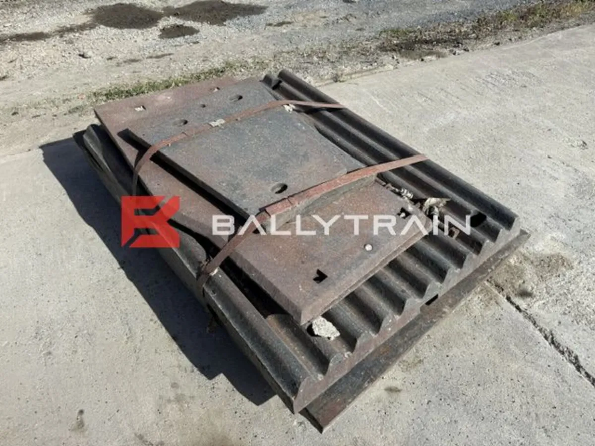 Sandvik QJ340 Jaw Plates & Cheek Plates - Image 2