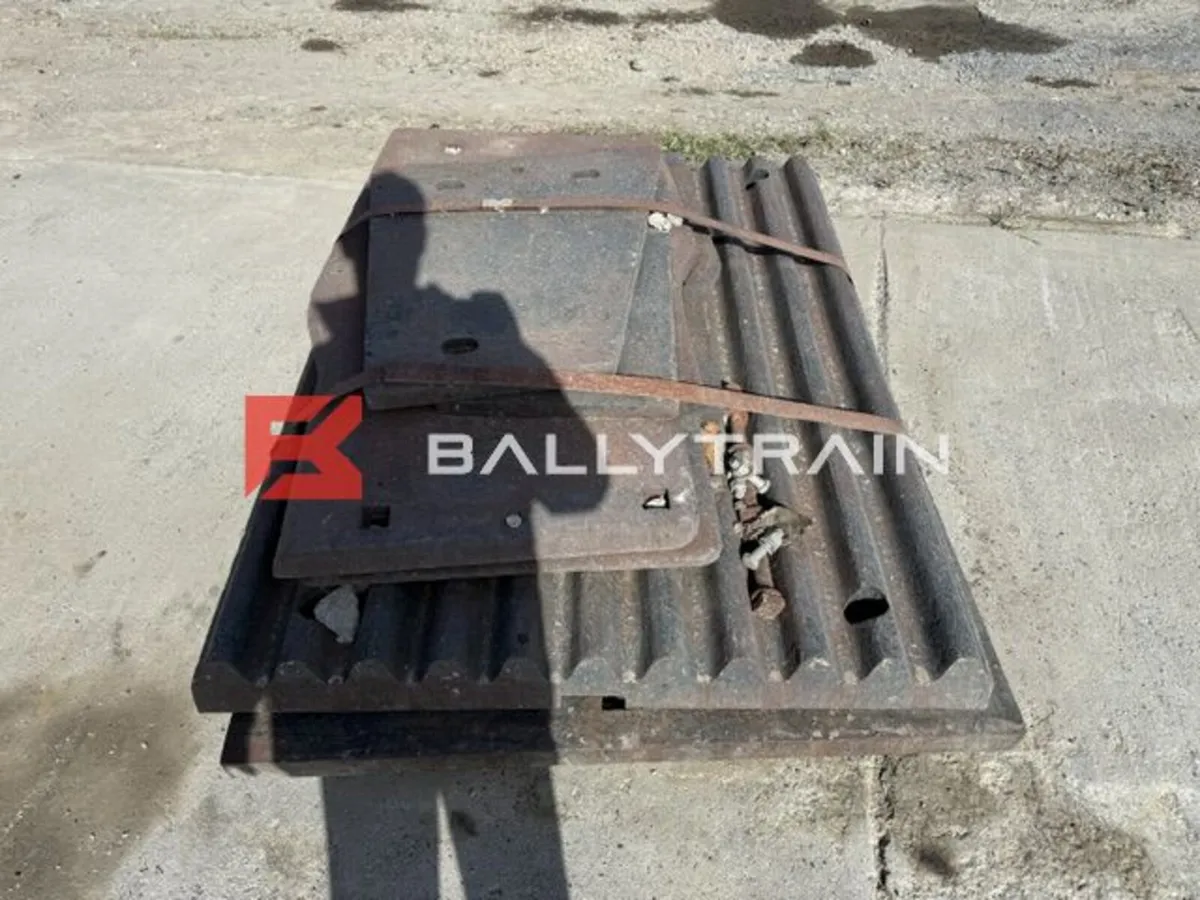Sandvik QJ340 Jaw Plates & Cheek Plates - Image 3