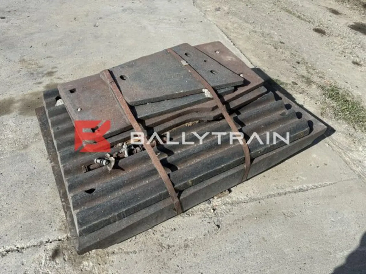 Sandvik QJ340 Jaw Plates & Cheek Plates - Image 4